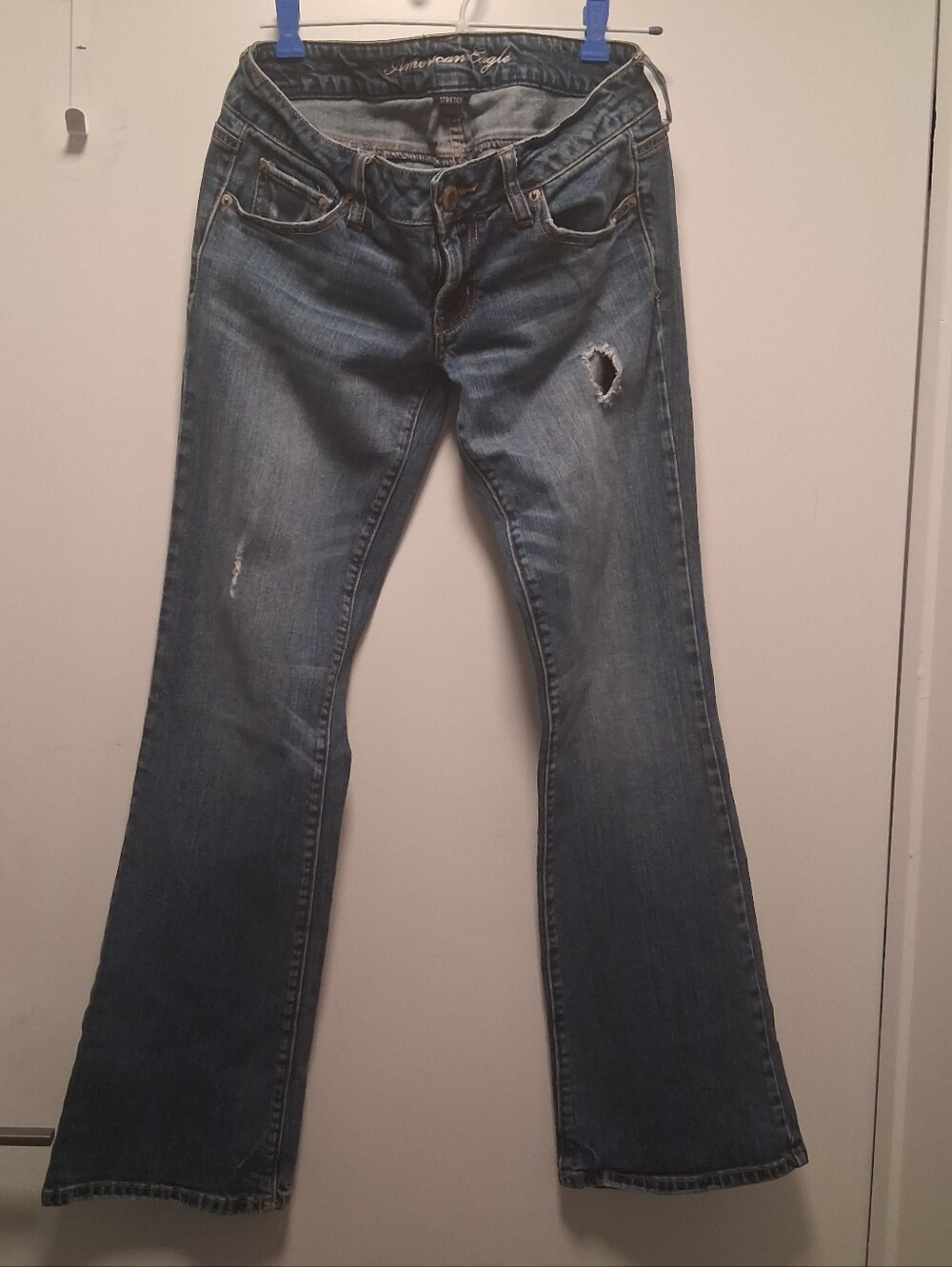 Vintage AE Women’s Distressed Blue Flare Jeans Y2K Early 2000s Low Rise Jeans